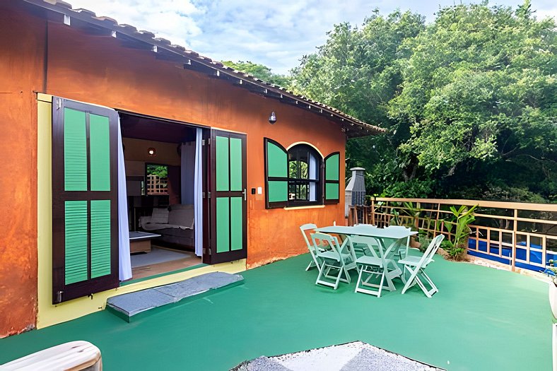 Casa com churrasqueira, piscina e vista para 6