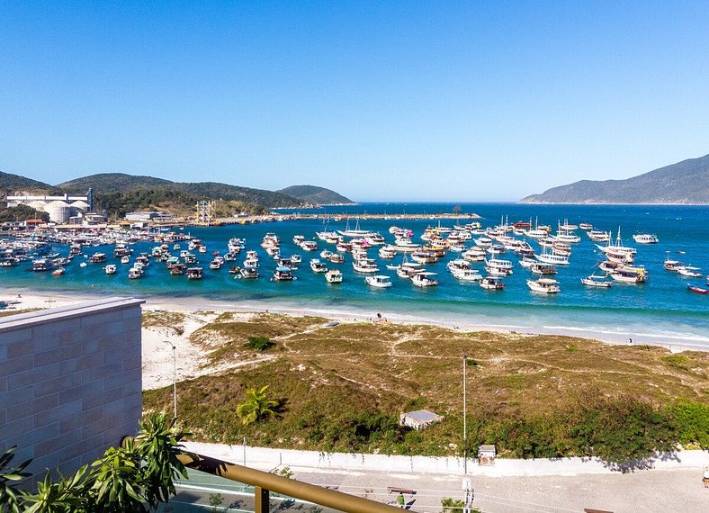 Cobertura de luxo na Praia dos Anjos para 10