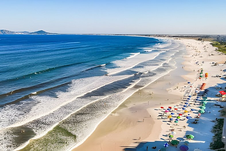 Totalmente renovado frente a Praia do Forte